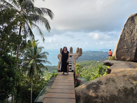 Overlap Stone-拉迈海滩必去景点