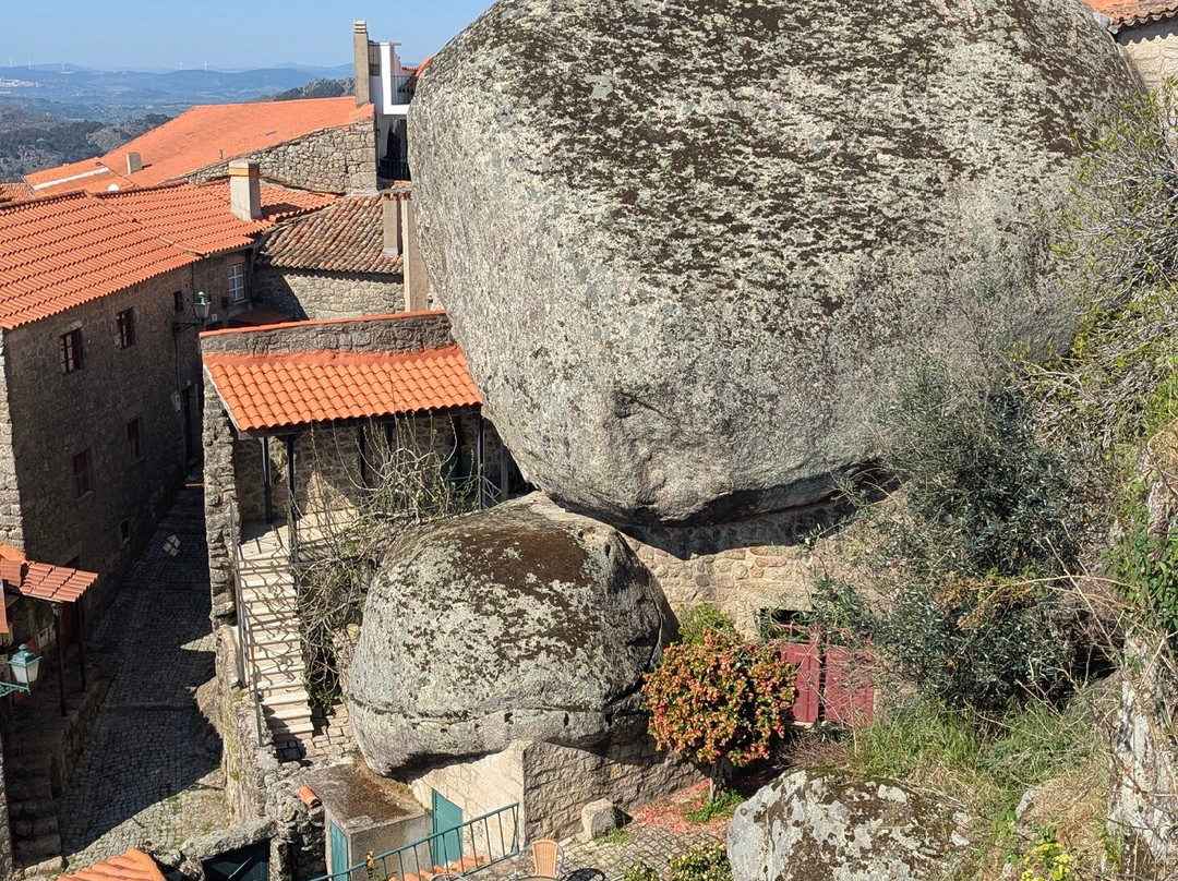 Aldeia histórica de Monsanto-孟山多必去景点