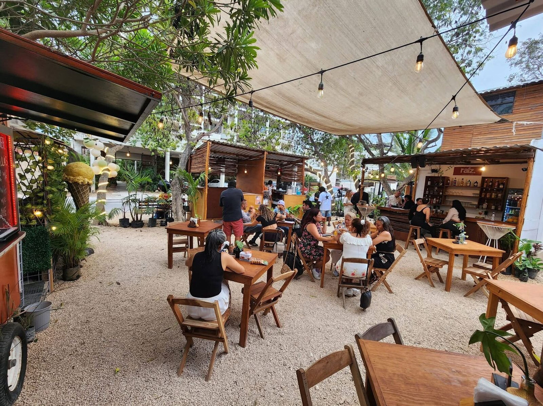 Raíz Patio & Mercado