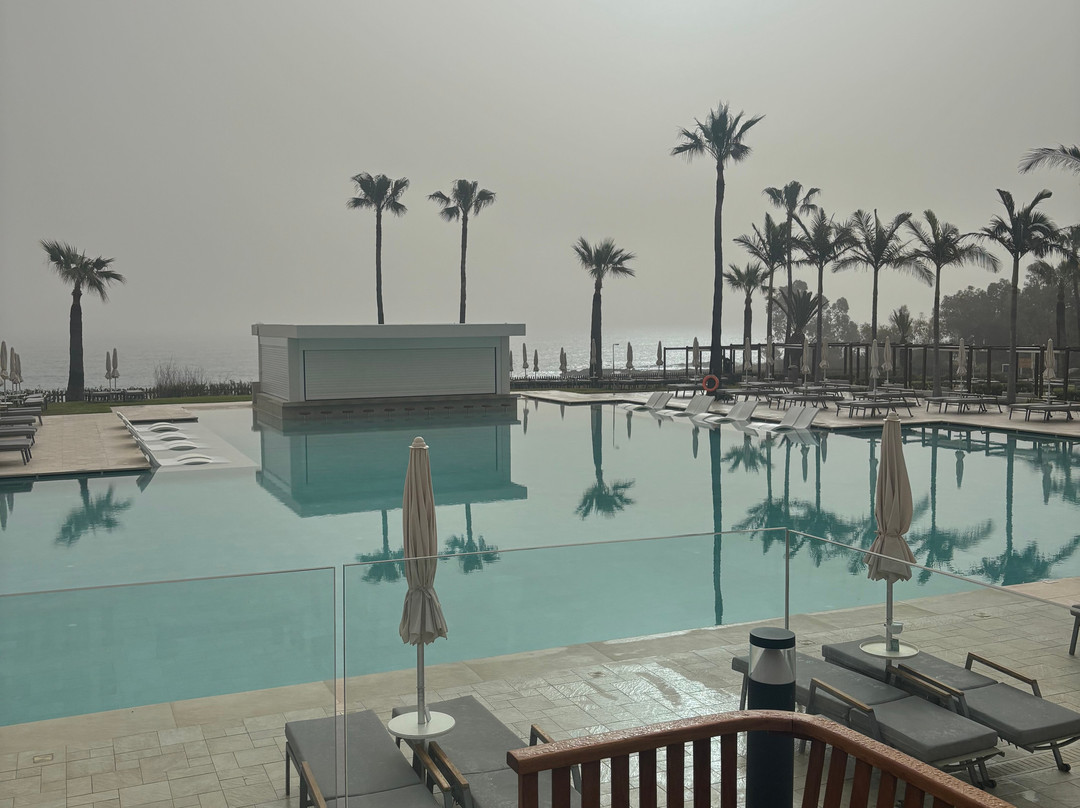 日出玉石酒店-限成人主图