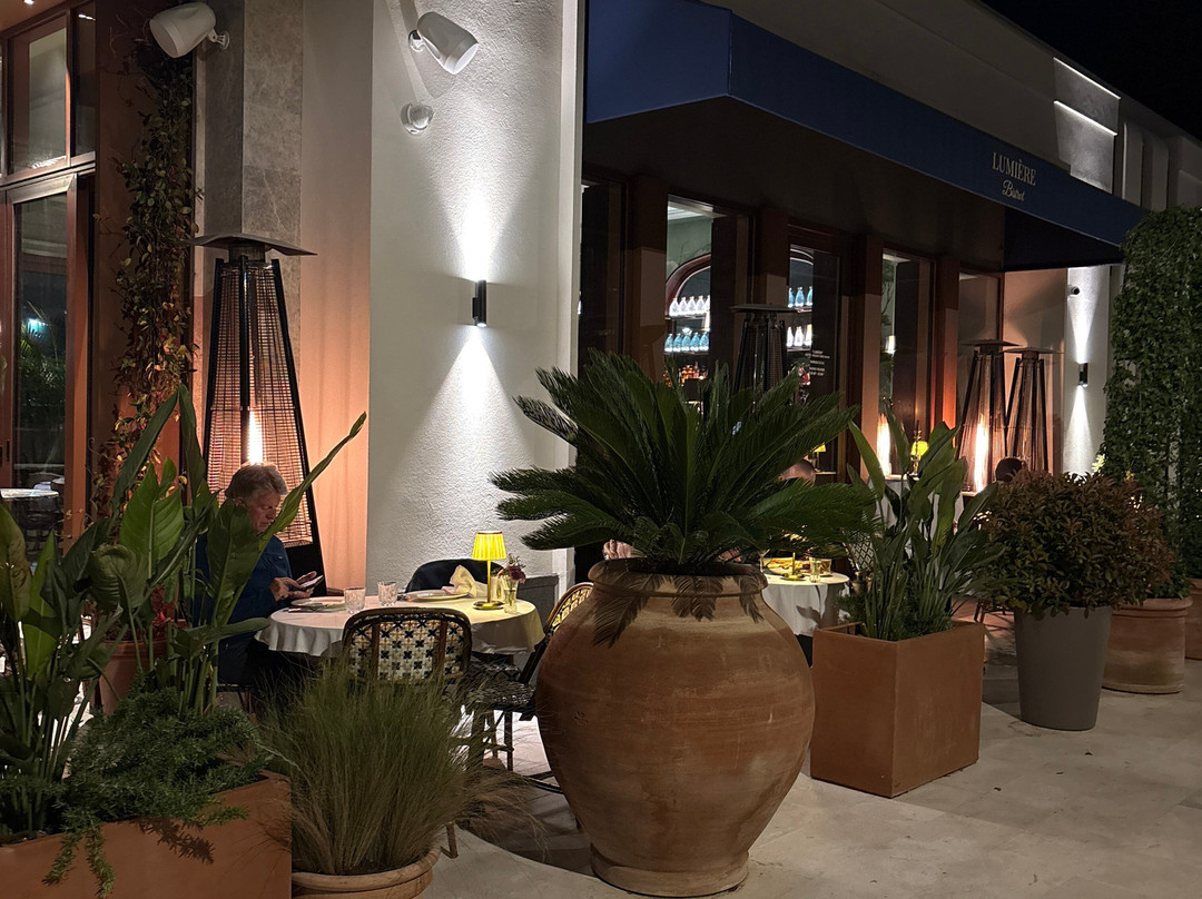 Lumiere Bistrot