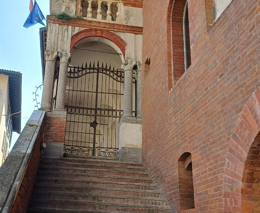 Palazzo Broletto-帕维亚必去景点