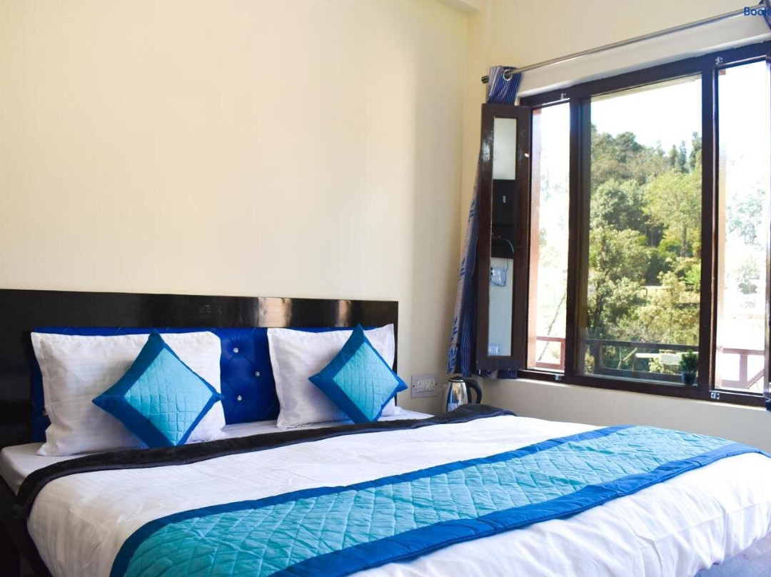 Hotel Atithi, Chaukori - Himalaya View