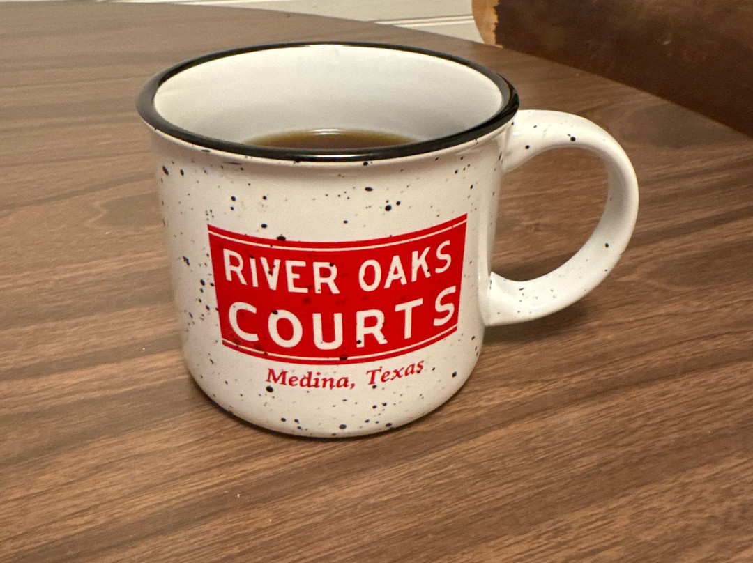 Medina River Oaks Courts主图