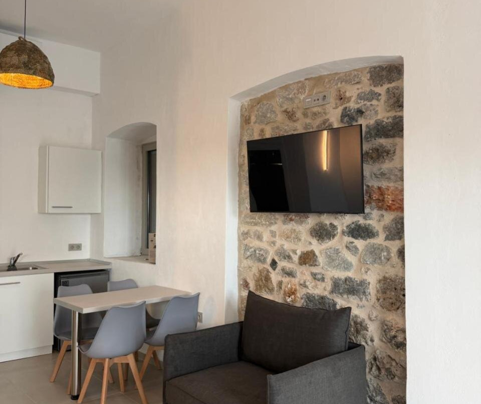 Almyra Suites