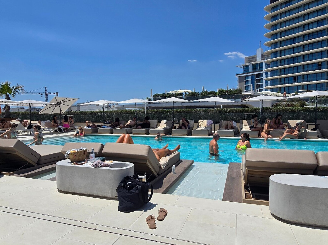 Flo Skypool-圣朱利安斯必去景点