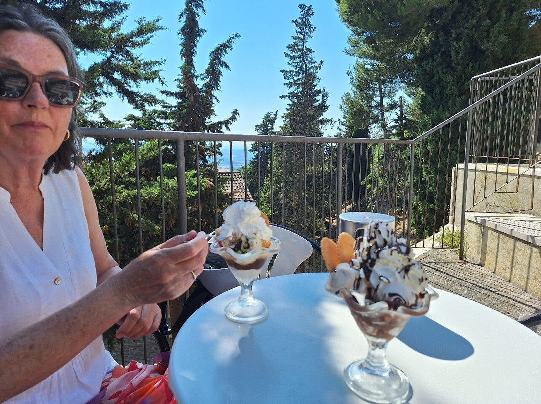 Caffè del Teatro Montelupone-Montelupone必去景点