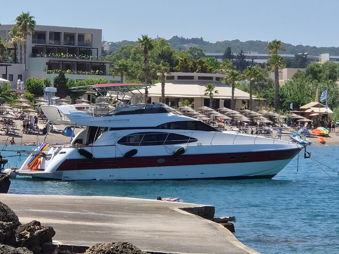 Prestige Yachts In Rhodes-罗德城必去景点