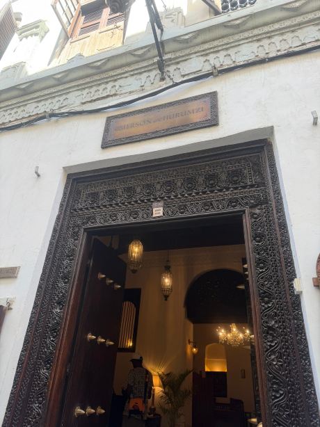 艾莫森胡鲁米兹酒店-旅行者