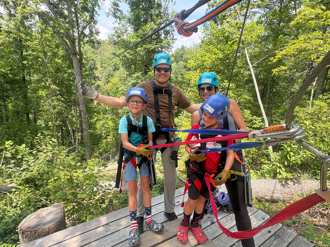 Upstate Zipline-Sunset必去景点