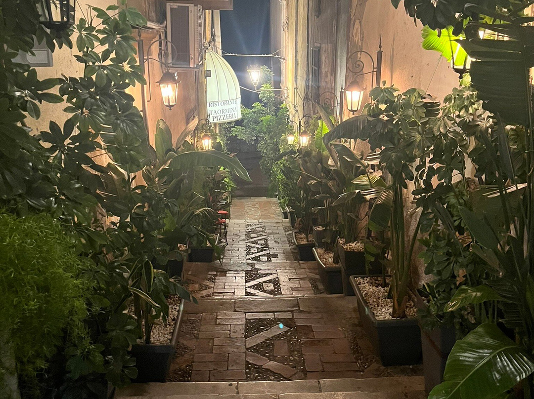 Corso Umberto-陶尔米纳必去景点