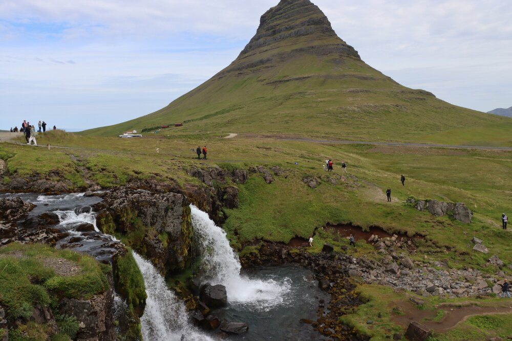 Kirkjufellsfoss-格伦达菲厄泽必去景点