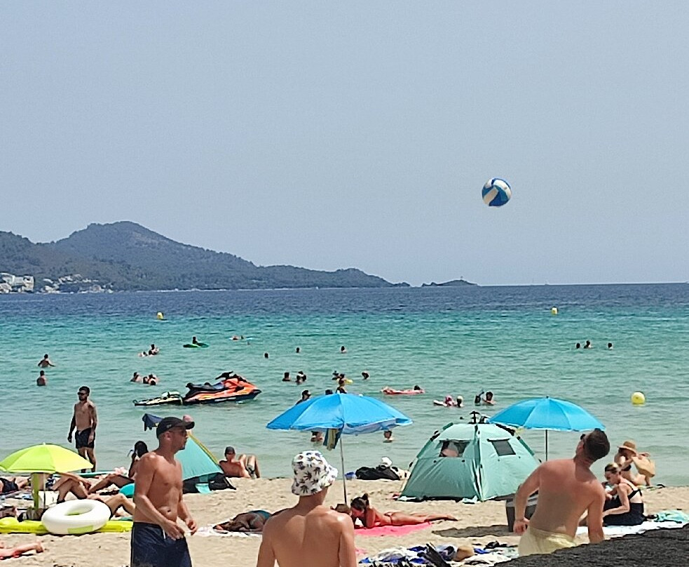 穆罗海滩伊贝罗斯塔海浪酒店主图