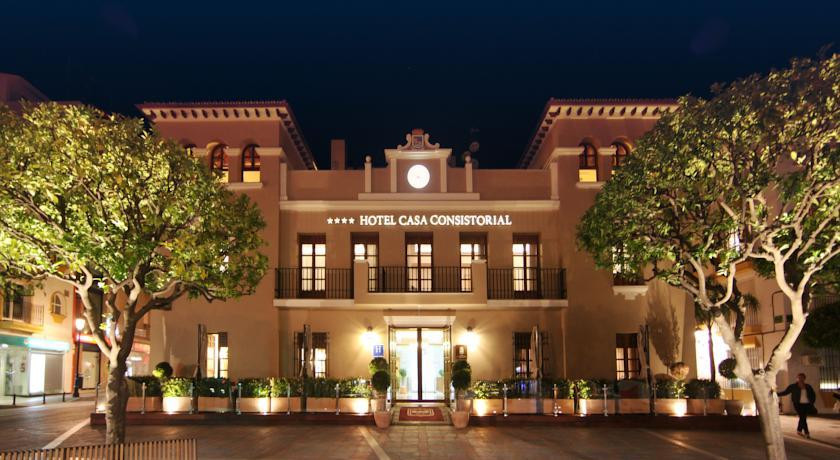 福恩吉罗拉酒店住宿-Hotel Casa Consistorial