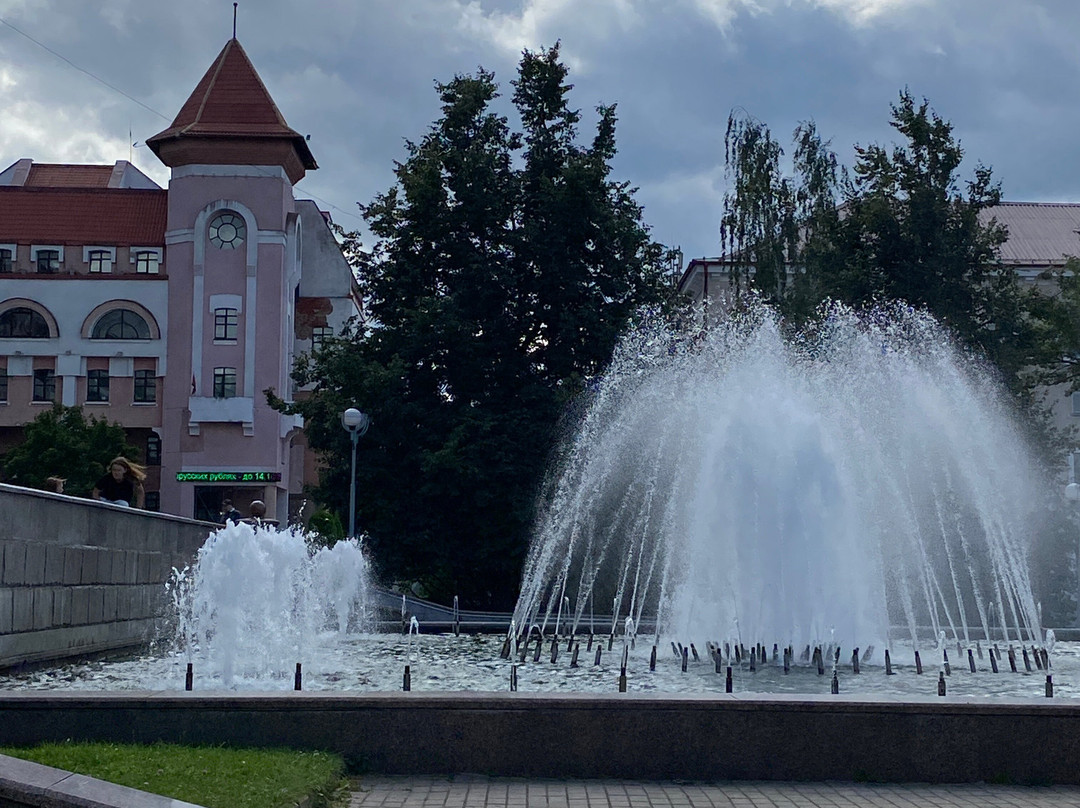 Fountain in Komsomolskiy Square-莫吉廖夫必去景点