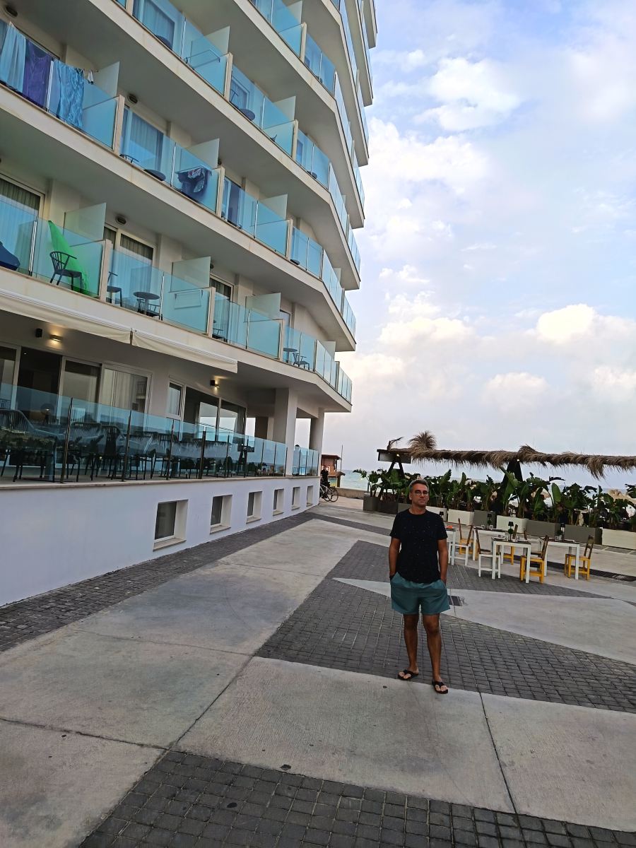 环球佩拉酒店-旅行者