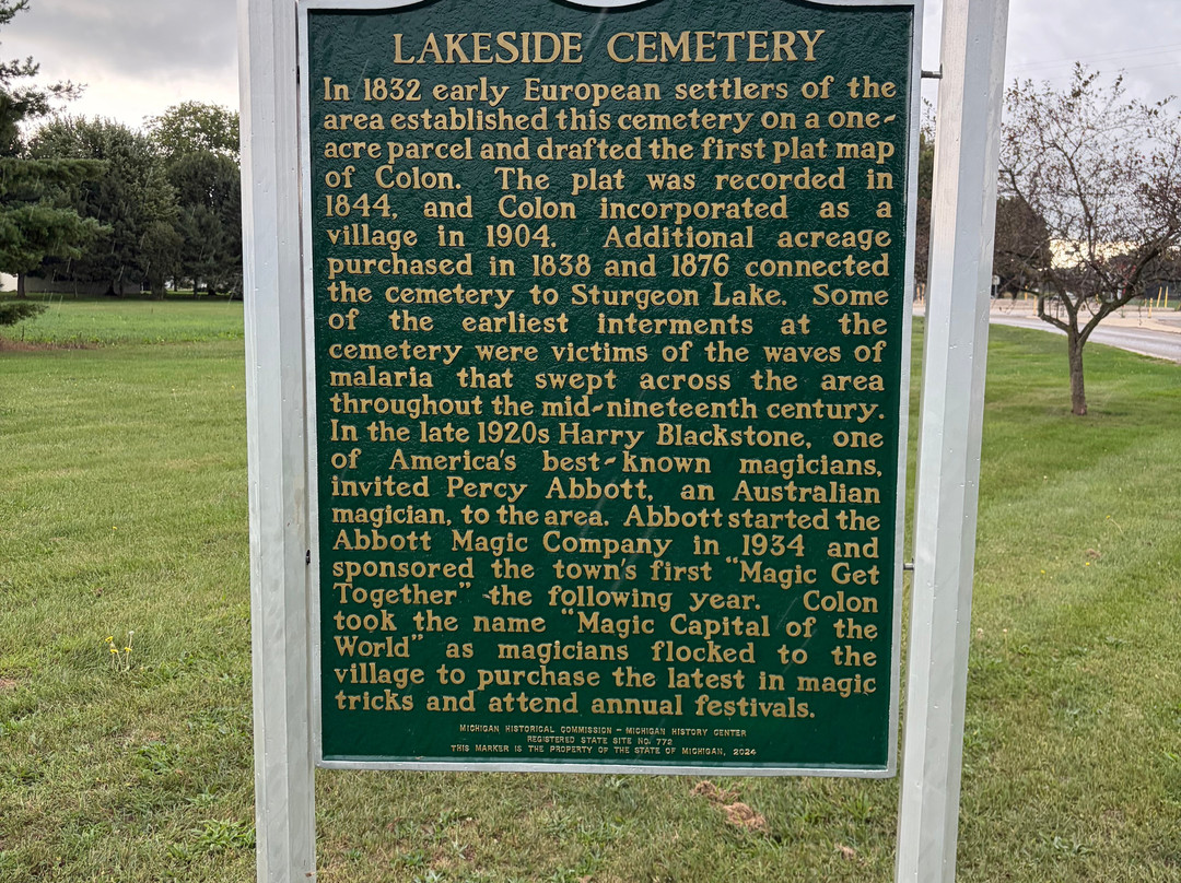 Lakeside Cemetery-Colon必去景点