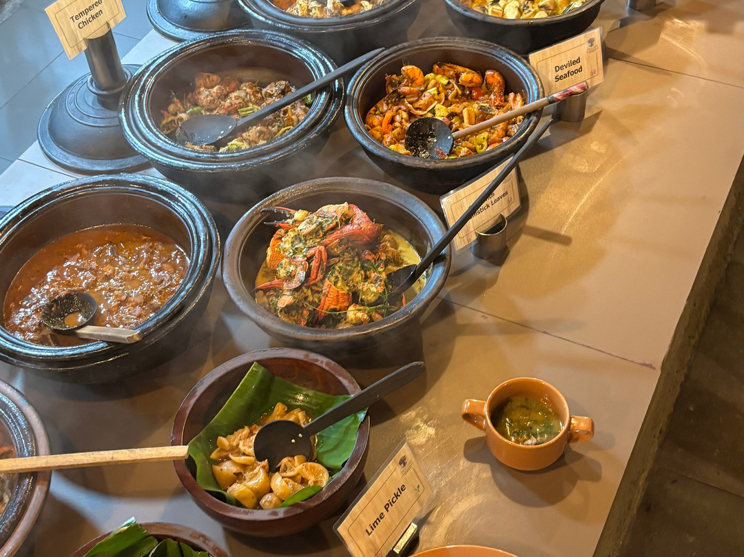 辛纳蒙科伦坡大酒店主图
