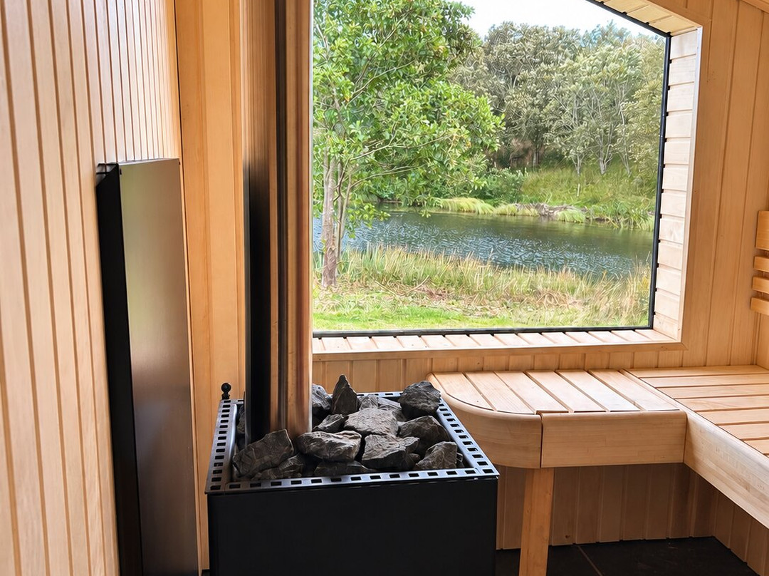 Meg's Lake Sauna & Wild Swim-莫佩思必去景点