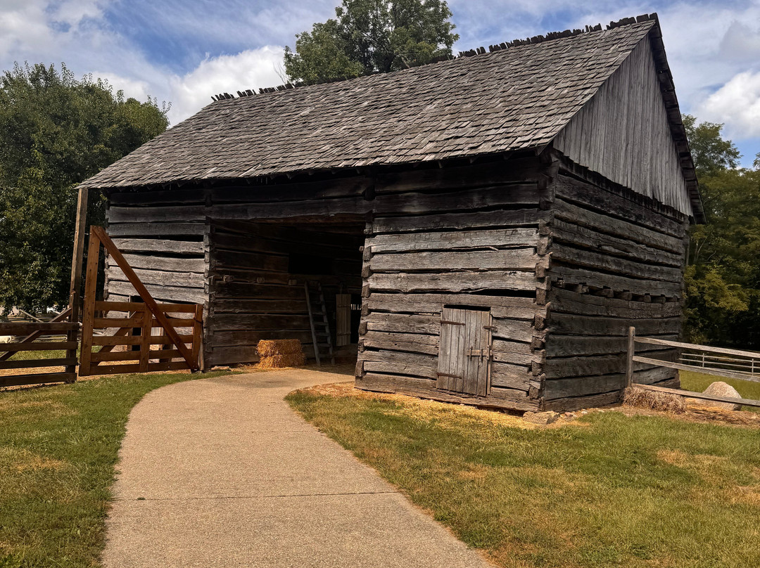 Lincoln Log Cabin-Lerna必去景点