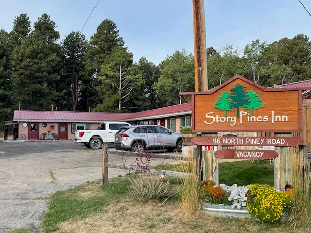 Story Pines Inn, LLC主图
