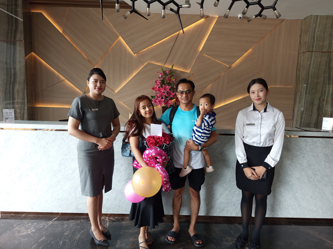 美娜多罗杰斯酒店主图