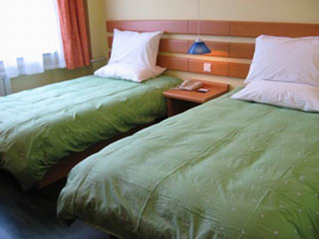 漯河如家火车站店-客卧