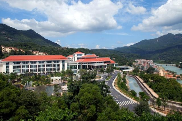 三正半山温泉酒店主图