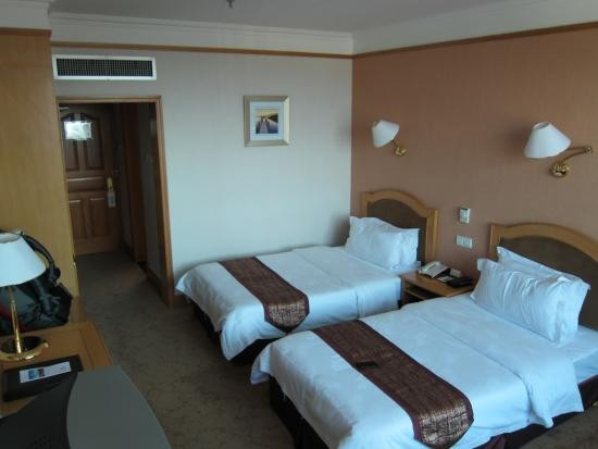 吐哈石油大厦主图