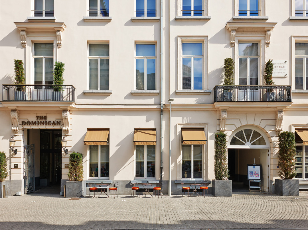 多米尼佳酒店主图