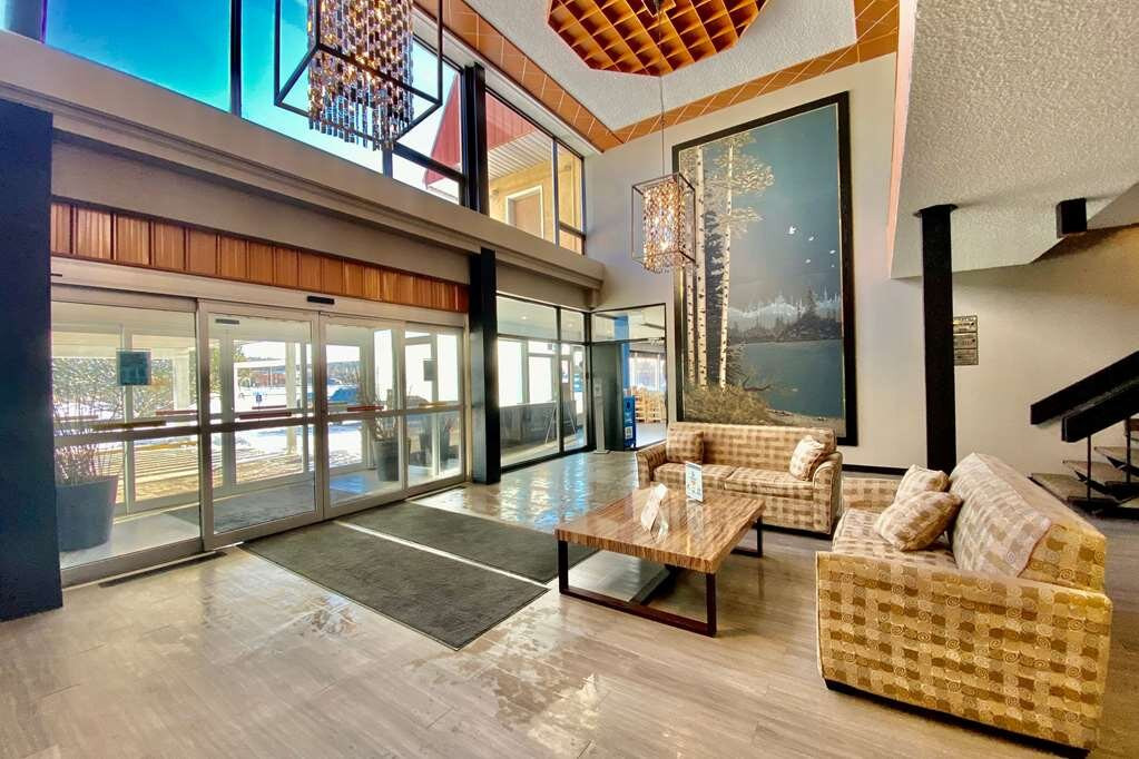 Ramada by Wyndham Whitecourt主图