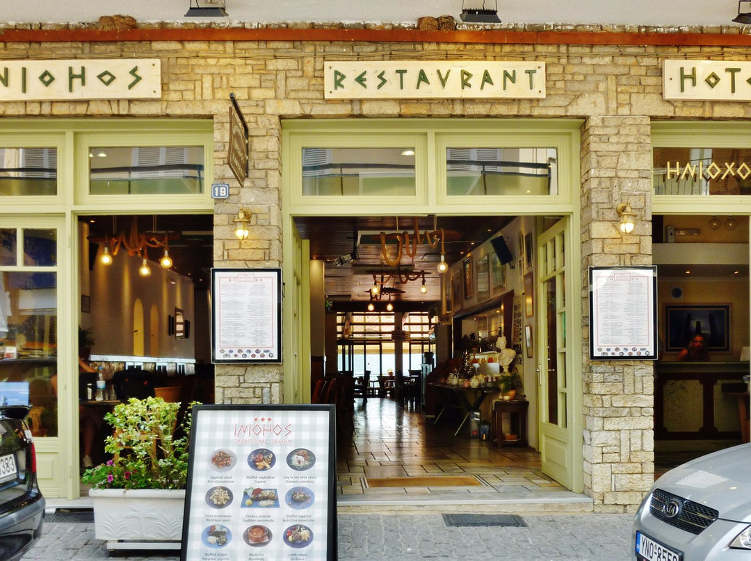 Desfina酒店住宿-Iniohos Hotel