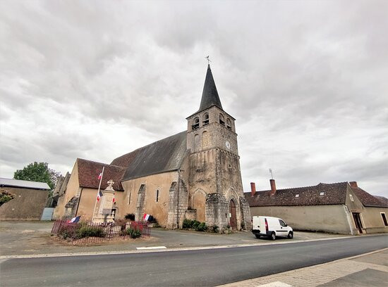 Eglise Paroissiale Saint-Pierre-Pouligny-Saint-Pierre必去景点