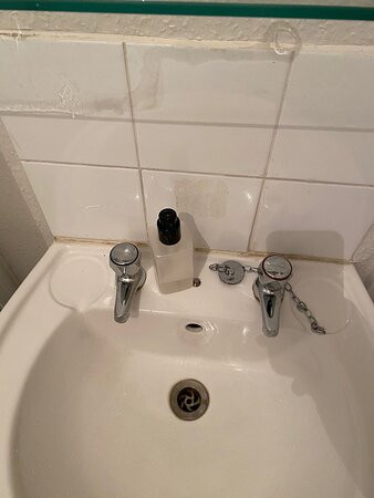 十字钥匙酒店主图