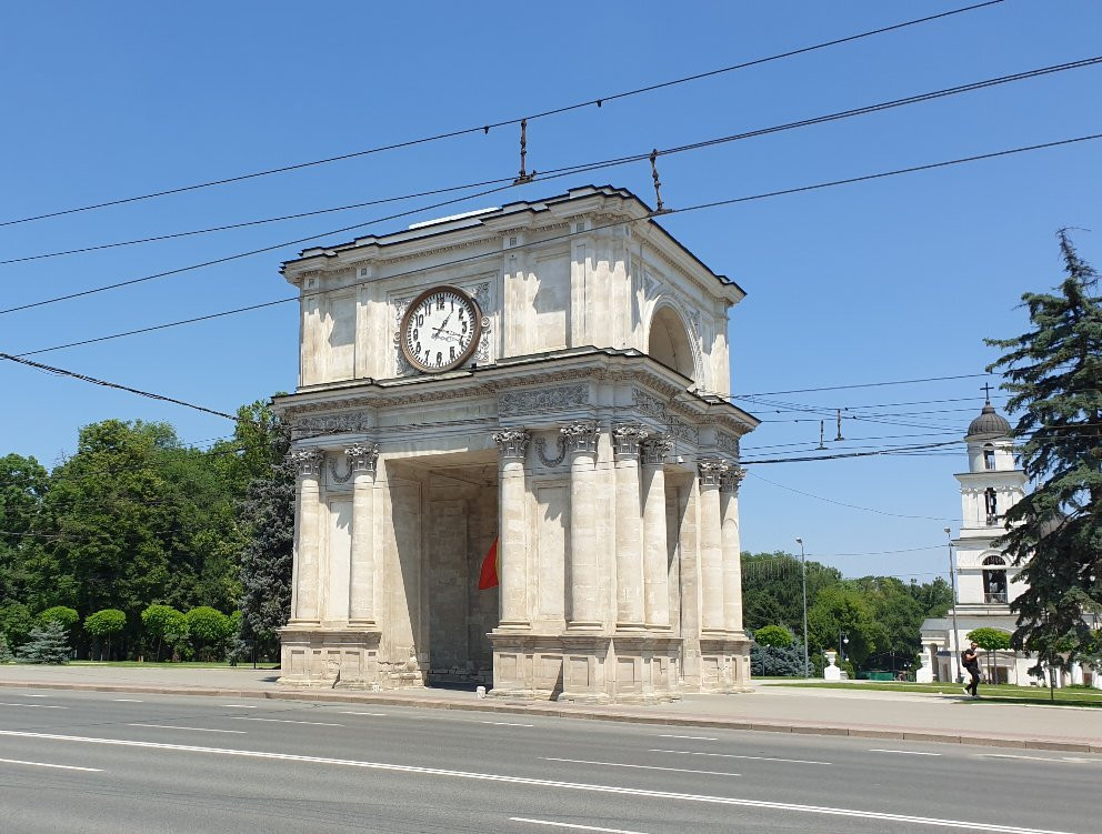 Triumphal Arch-基希讷乌必去景点