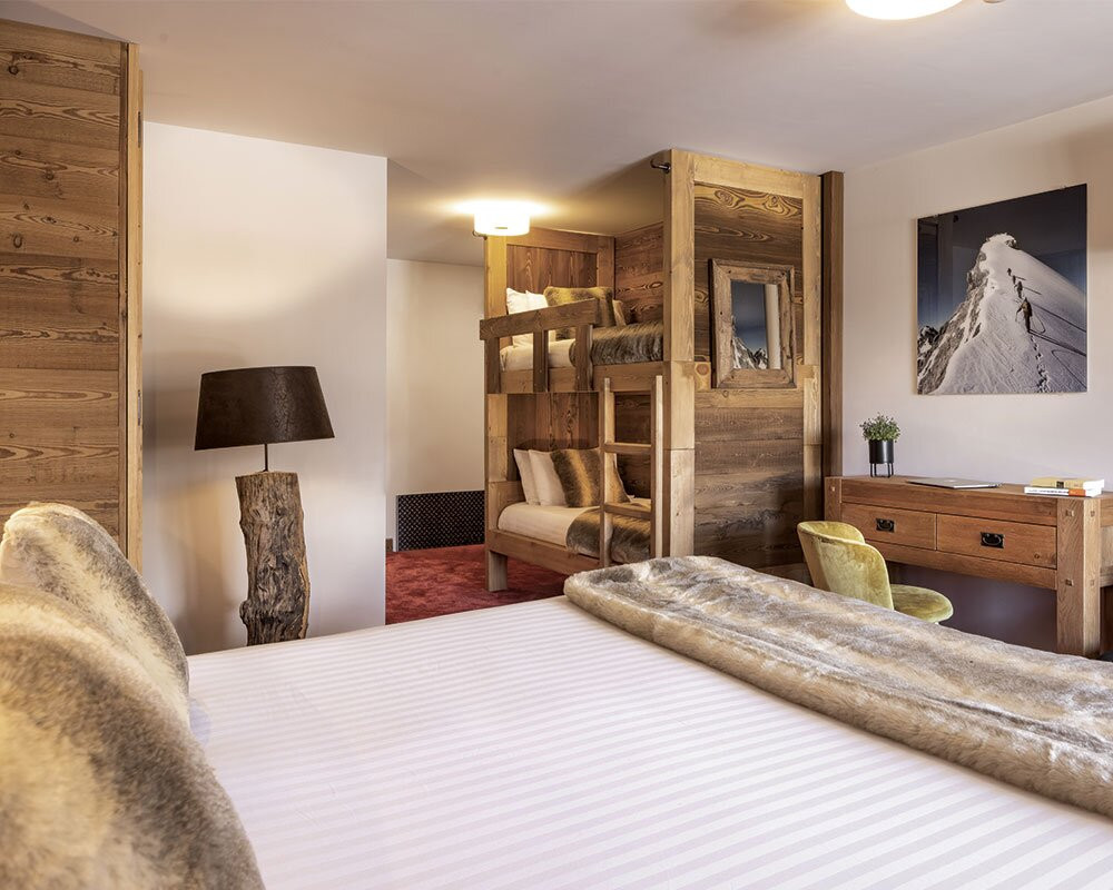 Hotel Ski Lodge