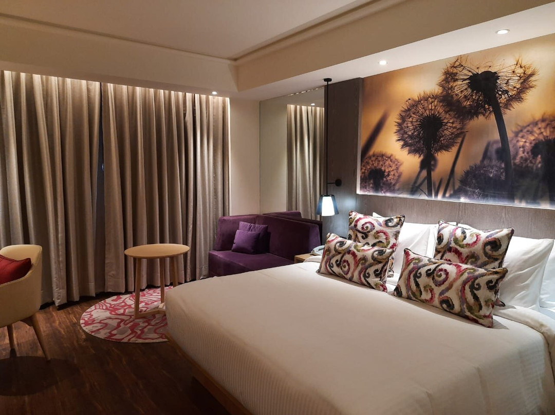 The Gaurs Sarovar Premiere主图