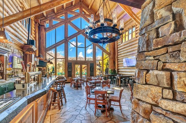 The View Restaurant - Mountain Lodge