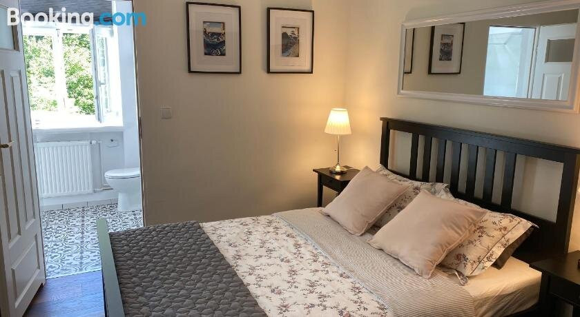 Rooms on the Pedestrian Zone