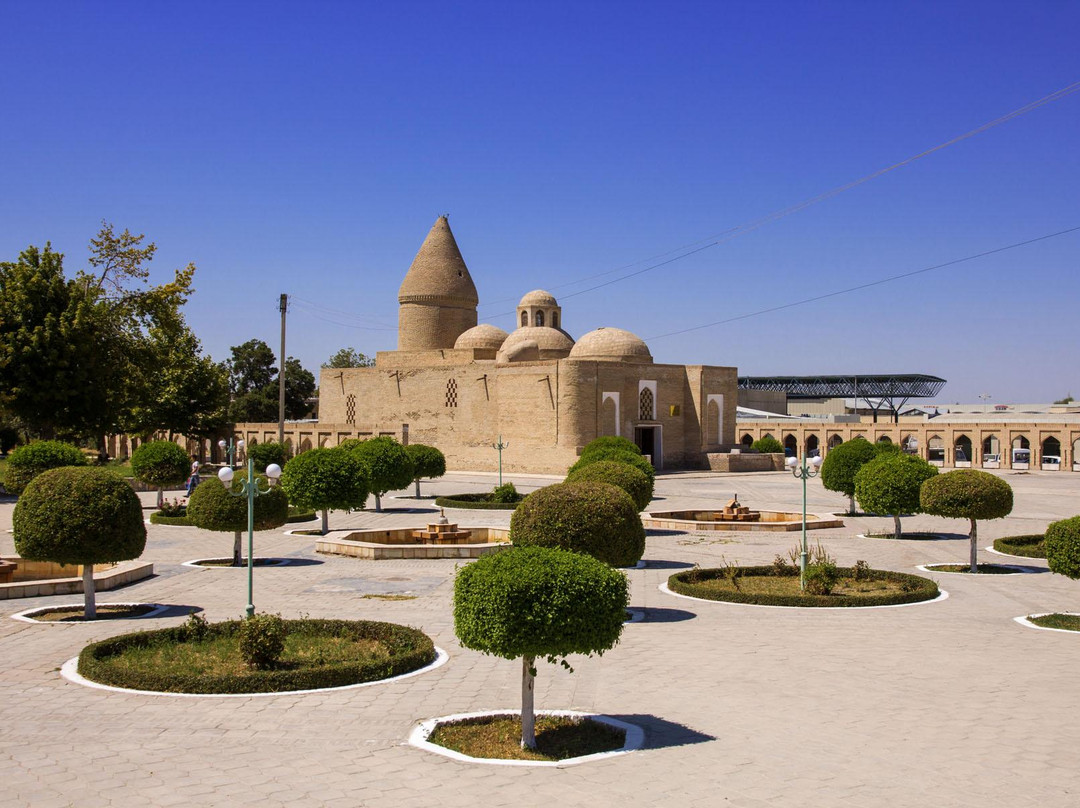 Chasma Ayub Mausoleum景点图片