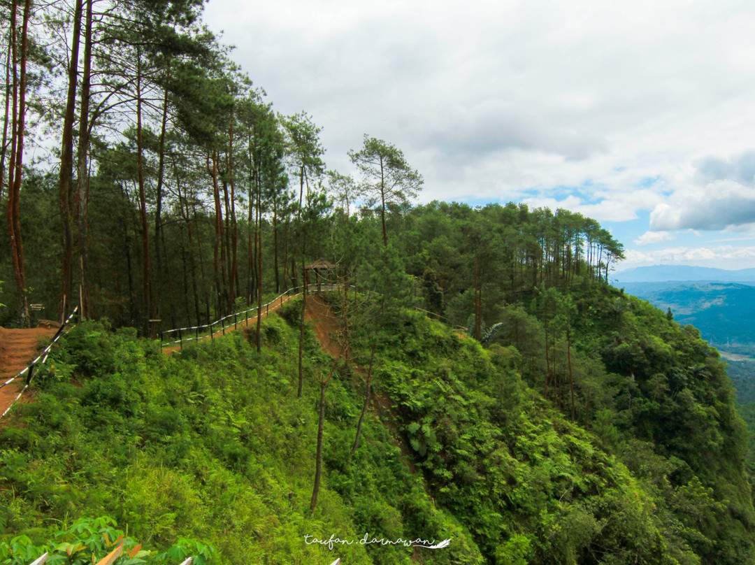 Purworejo旅游景点-Khayangan Peak Sigendol