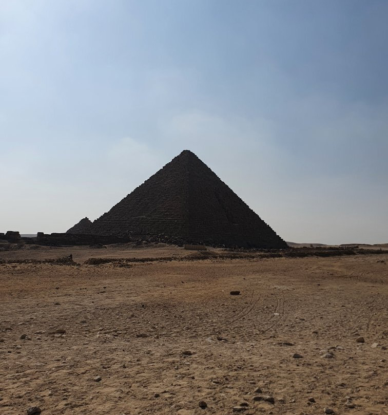 Pyramid of Menkaure-吉萨必去景点