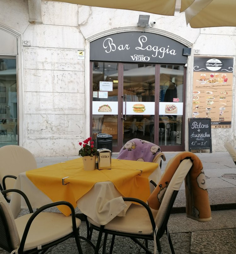 Bar Loggia