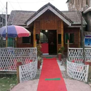 Chiphoong Ethnic Restaurant