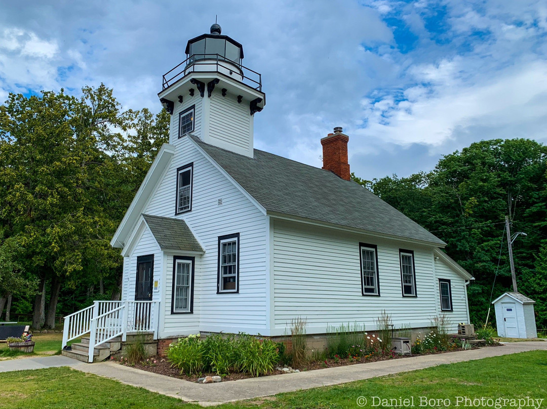 Mission Point Lighthouse景点图片