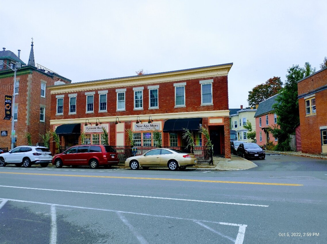 Pyramid Books-塞勒姆必去景点