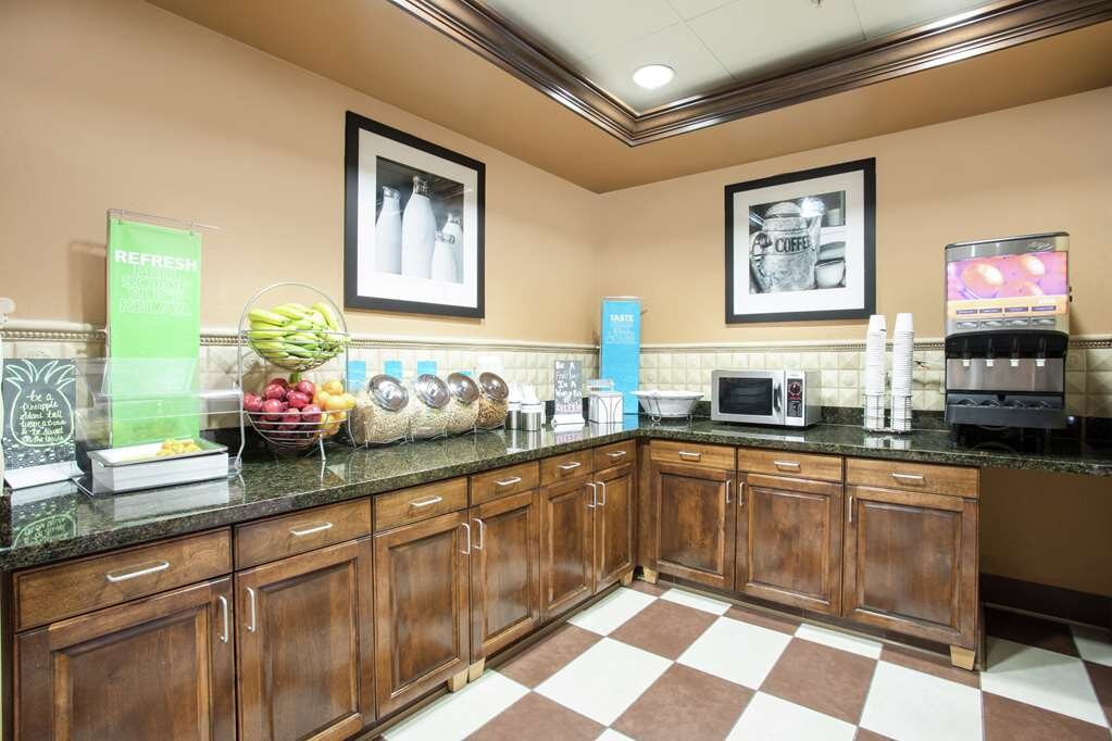 裕巴城希尔顿恒庭旅馆&套房酒店主图