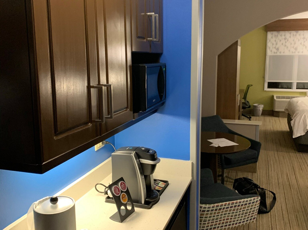 哥伦布本宁堡快捷假日&套房酒店主图