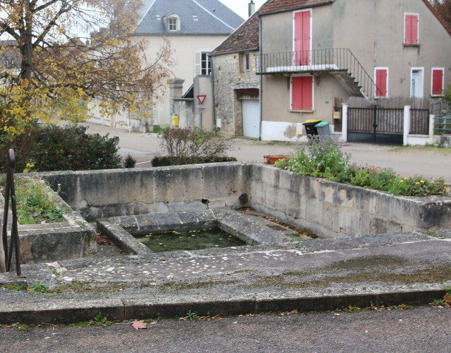 Lavoir De 1840 De Joux-la-ville