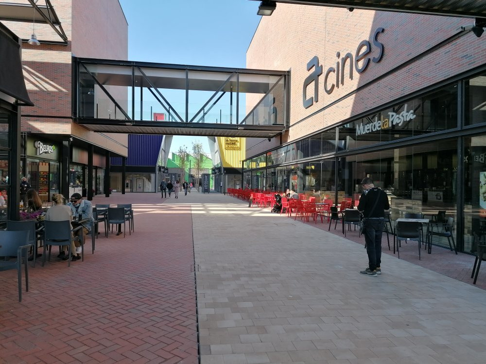 La Torre Outlet Zaragoza景点图片